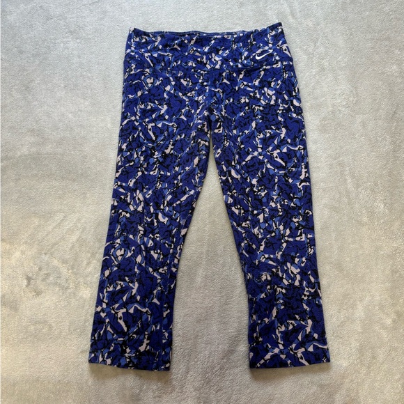 Nike Dri-Fit Capri Leggings - Picture 1 of 4